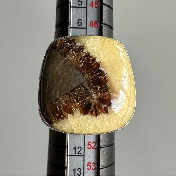 NEW Agate Square / Princess Ring 925 Silver Overlay Cream Brown Triangle Size 5 - Picture 5 of 13